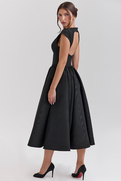 VÉRANE | ROBE ÉVASÉE À ENCOLURE BATEAU