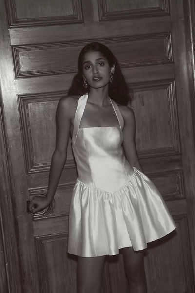 ISANDRA | ROBE COURTE ÉVASÉE À ENCOLURE CARRÉE