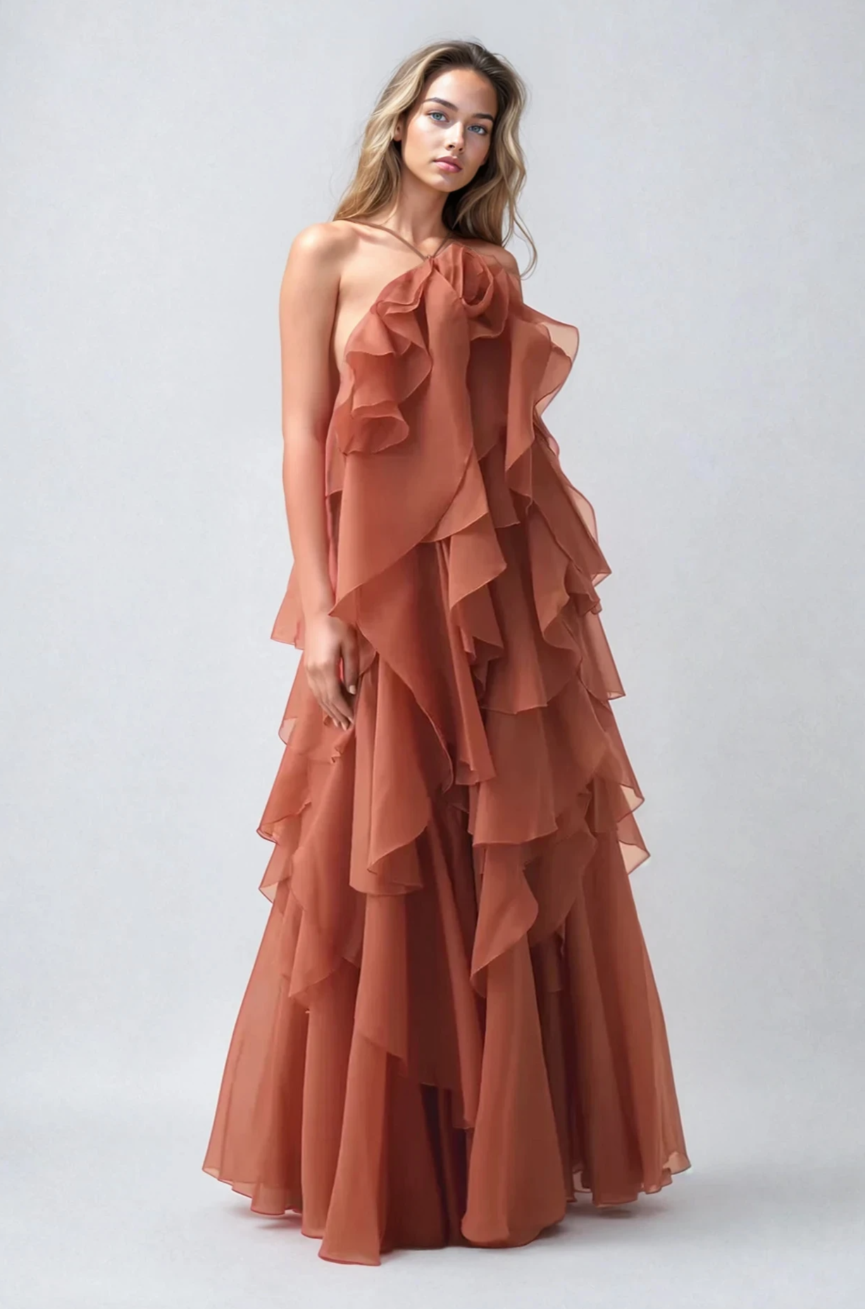 AZÉLIE | ROBE LONGUE À VOLANTS ET FLEUR CENTRALE
